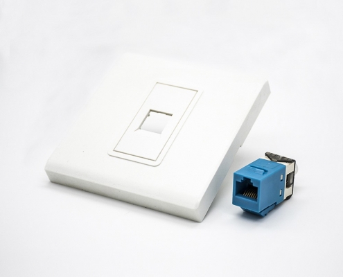 暗装网络面板单端口白色塑料不带屏蔽RJ45接口86型面板安装